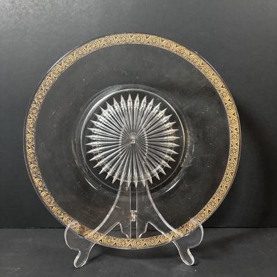 LOT 238: Elegant Gold Rimmed Collection