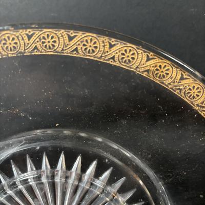 LOT 238: Elegant Gold Rimmed Collection