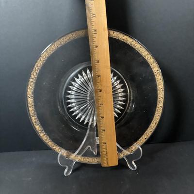 LOT 238: Elegant Gold Rimmed Collection