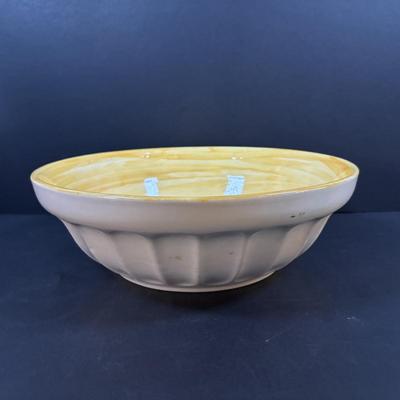LOT 241: Yellow Swirl Bowl USA, Nantucket Hand Crafted Basket, Swanky Swig Kraft Juice Glasses & More