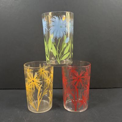 LOT 241: Yellow Swirl Bowl USA, Nantucket Hand Crafted Basket, Swanky Swig Kraft Juice Glasses & More