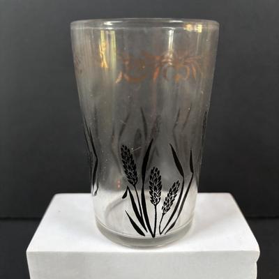 LOT 246: Vintage Juice Glass Collection: Roosters and Flowers