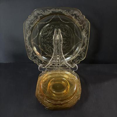 LOT 249: Vintage Amber Depression Glass Collection