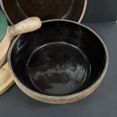 LOT 250: Vintage Stoneware Collection