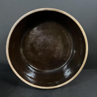 LOT 250: Vintage Stoneware Collection