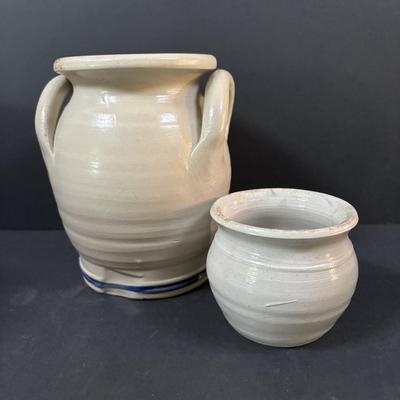 LOT 253: Williamsburg Pottery, Robinson Ransbottom Roseville spongeware Pitcher, 9-inch USA Brown Glaze Bowl & More