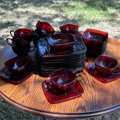LOT 257: Anchor Hocking Royal Ruby Charm Square Glassware Collection