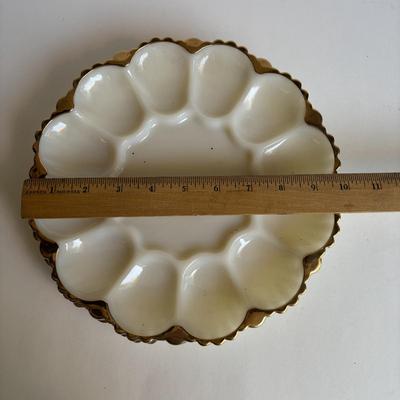 LOT 258: Vintage Petalware Cremax Collecton & More