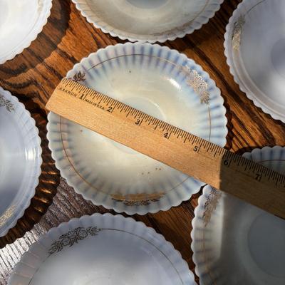 LOT 258: Vintage Petalware Cremax Collecton & More