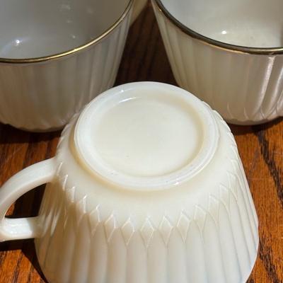 LOT 258: Vintage Petalware Cremax Collecton & More