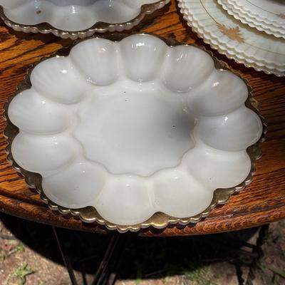 LOT 258: Vintage Petalware Cremax Collecton & More