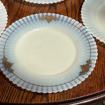 LOT 258: Vintage Petalware Cremax Collecton & More