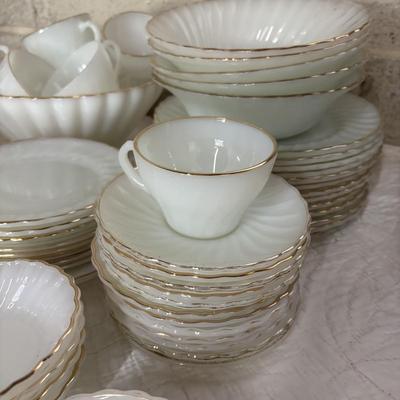 LOT 260: Vintage Milk Glass w/Gold Trim Dish Collection