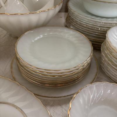 LOT 260: Vintage Milk Glass w/Gold Trim Dish Collection