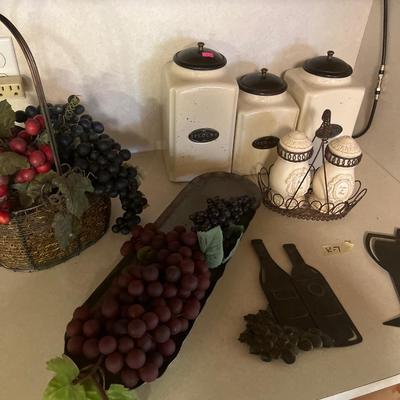 Sale Photo Thumbnail #216: Canister with Salt & Pepper with Decor