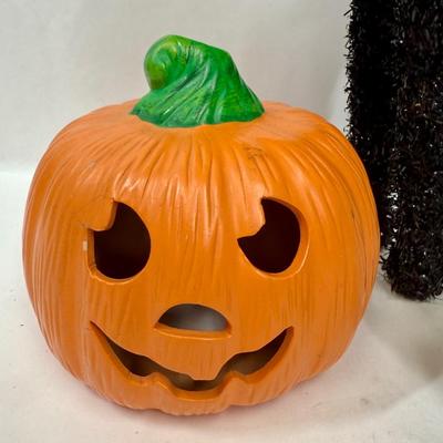 Sale Photo Thumbnail #648: Sign and pumpkin are ceramic, cat is a stiff chenille-like material.  All in good condition.