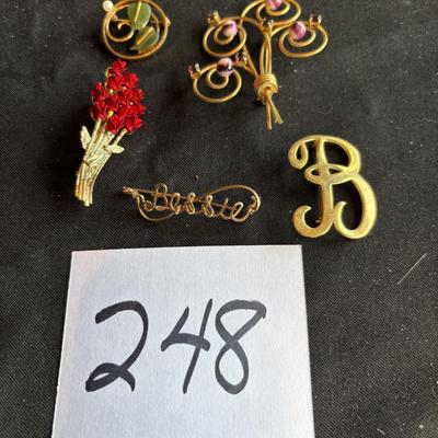 Brooch Lot
