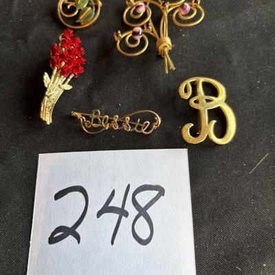 Brooch Lot
