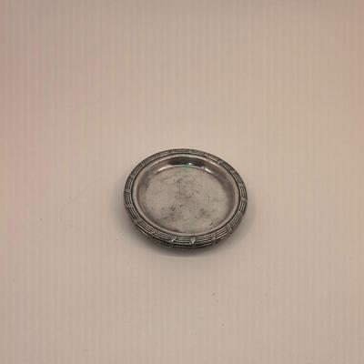 Small silver plates, 3