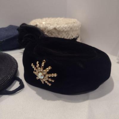 Collection of Vintage Ladies Hats