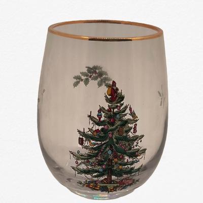 Wine glass with Christmas tree