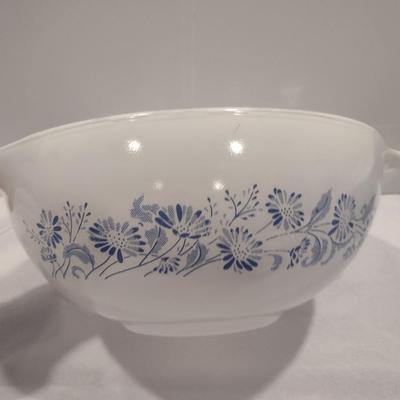 Pyrex Four Piece Nesting Mixing Bowl Set- Colonial Mist Cinderella Pattern