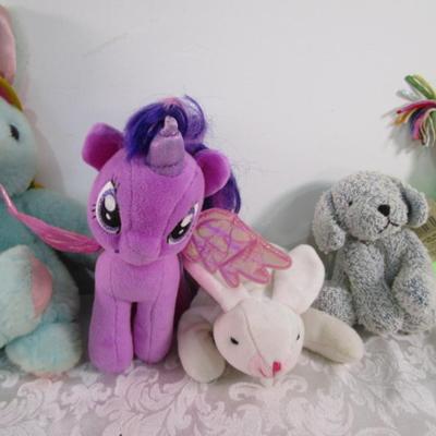 6 stuffed animals