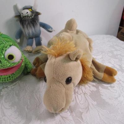 7 stuffed animals