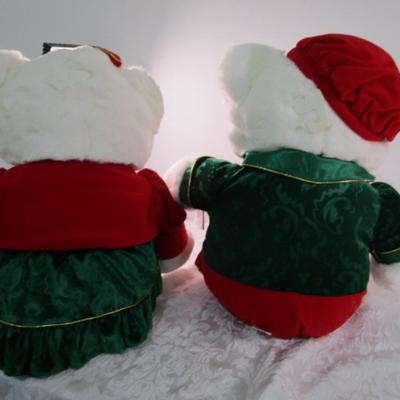 New with tags Boy & Girl Christmas bears