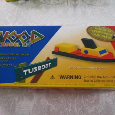 New in box 2 EnBois model kits 1 tugboat & 1 submarine
