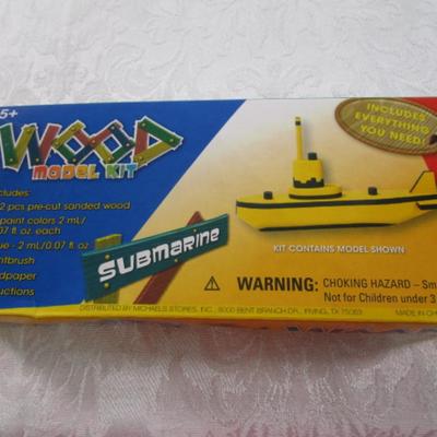 New in box 2 EnBois model kits 1 tugboat & 1 submarine