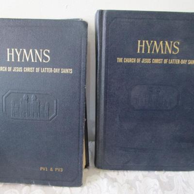 7 Hymn books (one in Spanish), one Children's song book