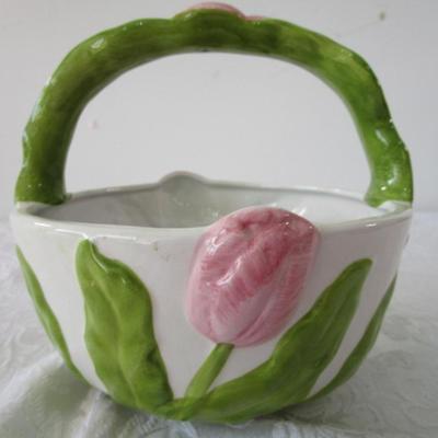 Ceramic tulip basket with glass pebbles