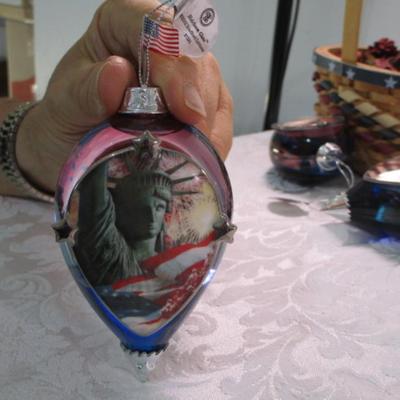 Misc. patriotic items, & books on Hindenburg & US Constitution