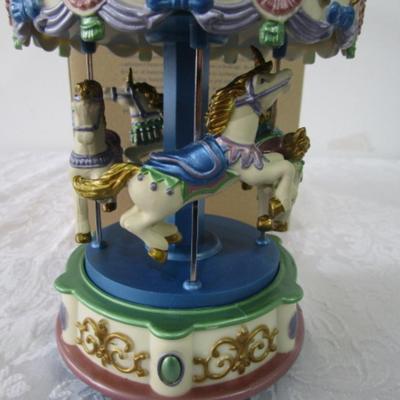New in box The Magic Music Box lighted carousel