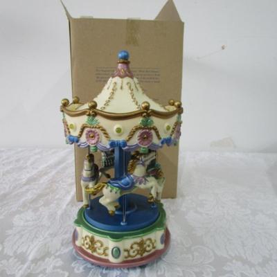 New in box The Magic Music Box lighted carousel
