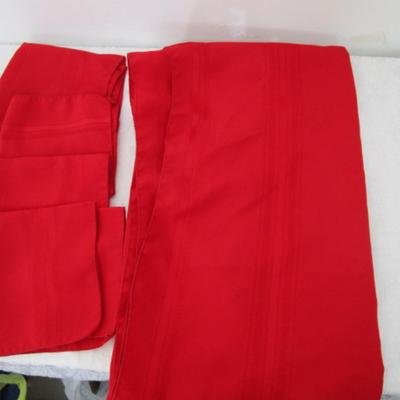 Red cloth oval tablecloth & 4 matching napkins