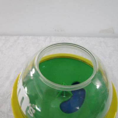 M&M dispenser, mechanical