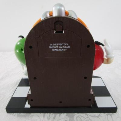 M&M dispenser, mechanical