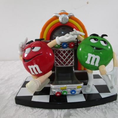 M&M dispenser, mechanical