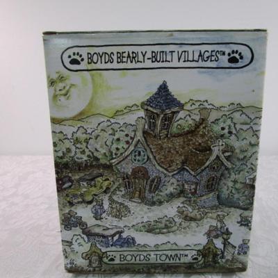 New in box Boyd's Bearly-Built Village Ted E. Bear Shop