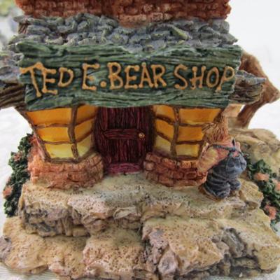 New in box Boyd's Bearly-Built Village Ted E. Bear Shop
