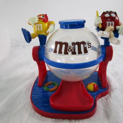 M&M dispenser, mechanical