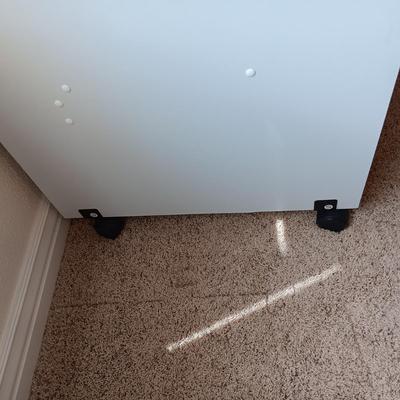 NICE COMPACT WORKSTATION ON CASTERS