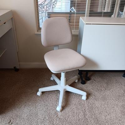 GATE LEG PROJECT TABLE ON CASTERS, AN ADJUSTABLE HEIGHT CHAIR, QUILTING & CUTTING BOARDS