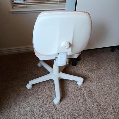 GATE LEG PROJECT TABLE ON CASTERS, AN ADJUSTABLE HEIGHT CHAIR, QUILTING & CUTTING BOARDS