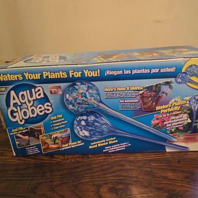 Aqua globes
