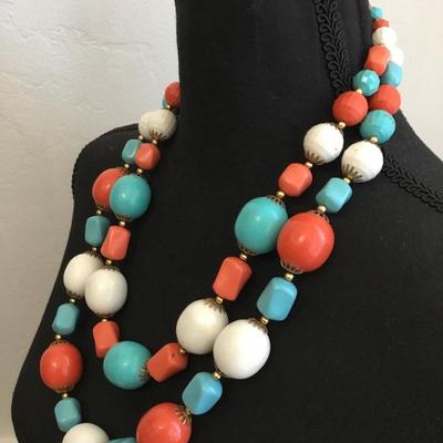 Super cute vintage peach, blue and white beaded chunky statement necklace very nice very beautiful