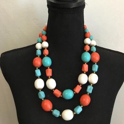 Super cute vintage peach, blue and white beaded chunky statement necklace very nice very beautiful