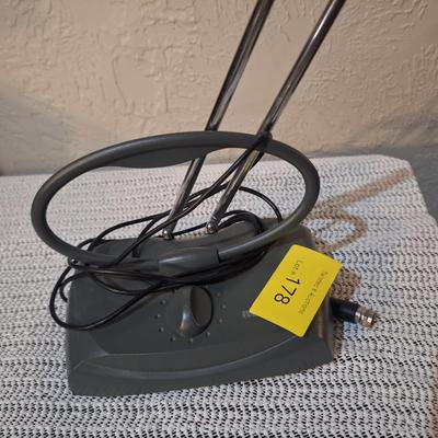 Sale Photo Thumbnail #485: rabbit ears tv antenna
